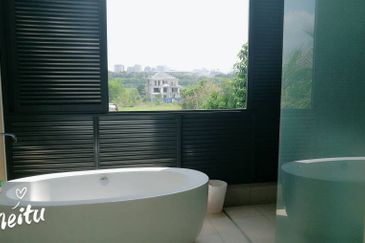 Perdana Lakeview East