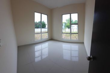 [ FREEHOLD ] 2Sty Bungalow Timur Enstek 