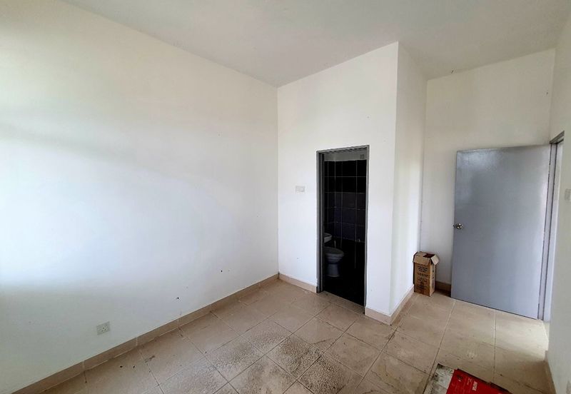 Jalan Teluk Panglima Garang 28/1