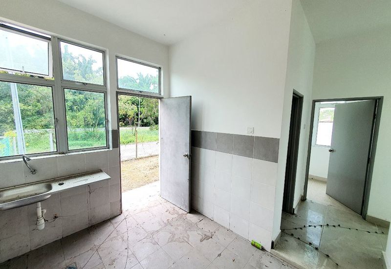 Jalan Teluk Panglima Garang 28/1