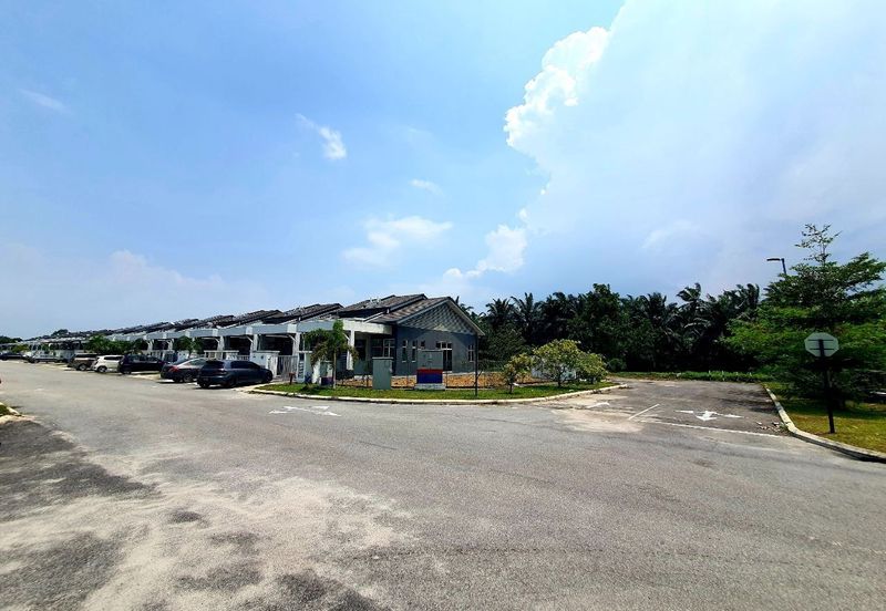 Jalan Teluk Panglima Garang 28/1