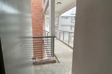 [ LIMITED UNIT BRAND NEW ] Shoplot facing mainroad at Rawang 