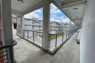 [ LIMITED UNIT BRAND NEW ] Shoplot facing mainroad at Rawang 