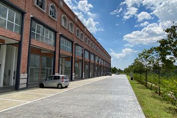 [ LIMITED UNIT BRAND NEW ] Shoplot facing mainroad at Rawang 