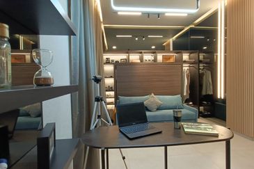 [ WALKING DISTANCE TO LRT STATION ] New Condo at Damansara