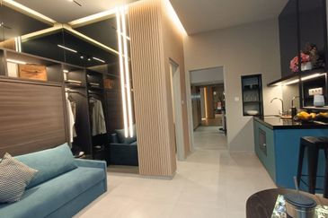 [ WALKING DISTANCE TO LRT STATION ] New Condo at Damansara