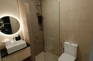 [ WALKING DISTANCE TO LRT STATION ] New Condo at Damansara