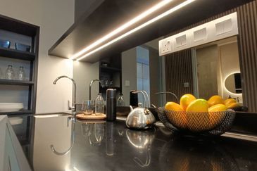 [ WALKING DISTANCE TO LRT STATION ] New Condo at Damansara