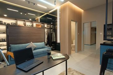 [ WALKING DISTANCE TO LRT STATION ] New Condo at Damansara