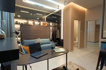 [ WALKING DISTANCE TO LRT STATION ] New Condo at Damansara