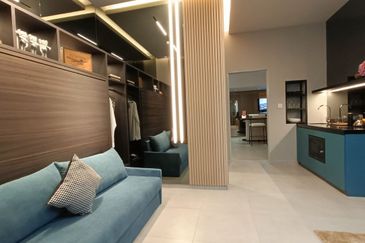 [ WALKING DISTANCE TO LRT STATION ] New Condo at Damansara