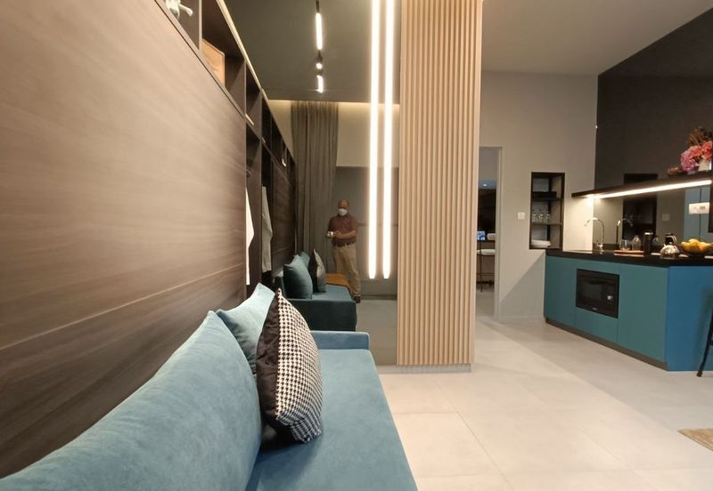 [ WALKING DISTANCE TO LRT STATION ] New Condo at Damansara