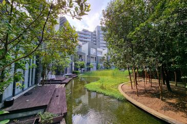 Mirage By The Lake @ Perdana Lakeview West