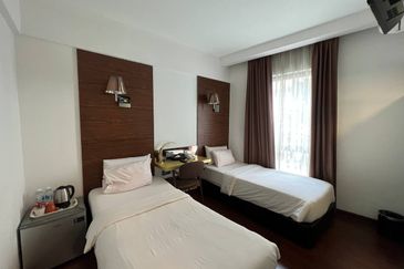 [ GOOD LOCATION ] 7Sty Hotel at Jalan Bukit Bintang KL