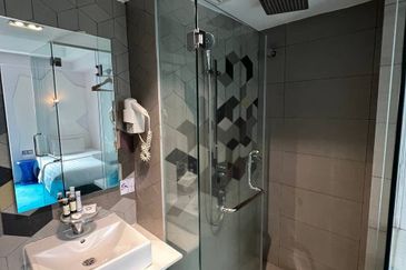 [ GOOD LOCATION ] 7Sty Hotel at Jalan Bukit Bintang KL