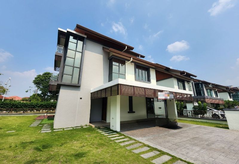 DANAU SURIA, PRESINT 16