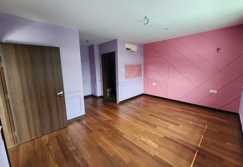 DANAU SURIA, PRESINT 16