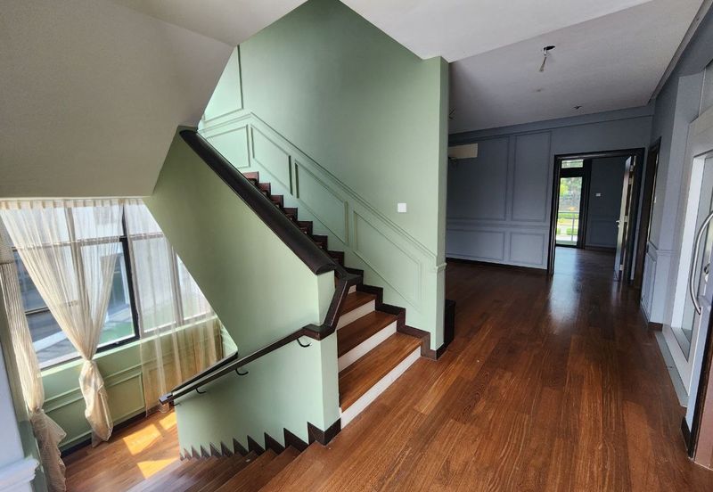 DANAU SURIA, PRESINT 16