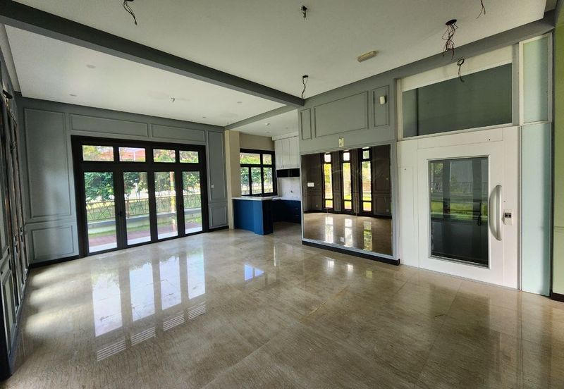 DANAU SURIA, PRESINT 16