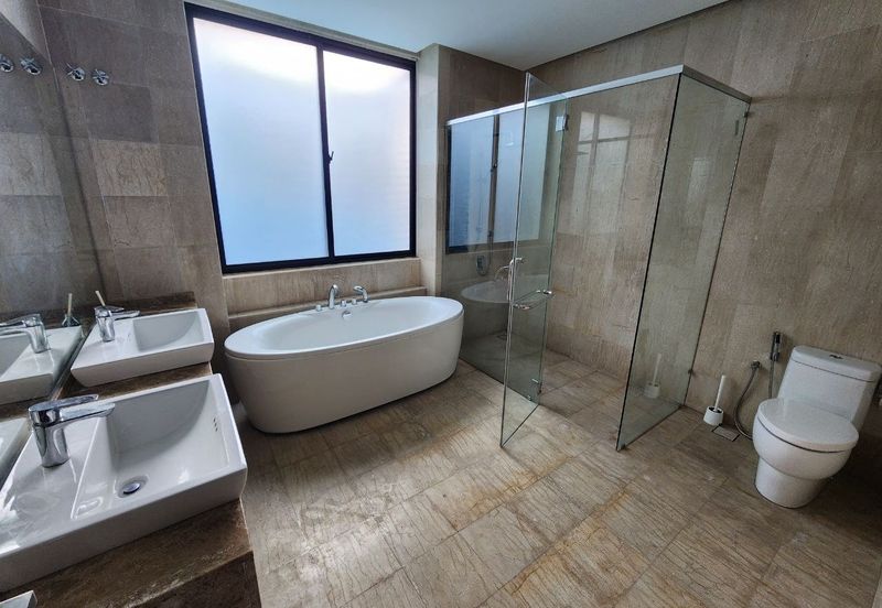 DANAU SURIA, PRESINT 16