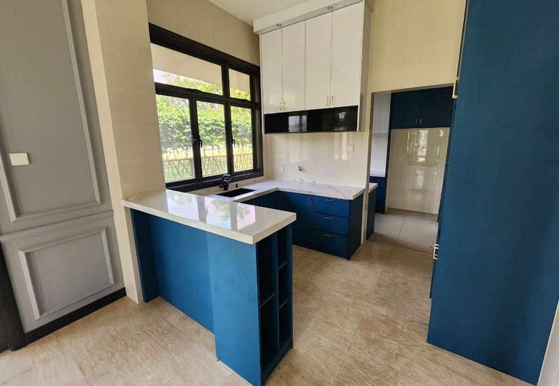 DANAU SURIA, PRESINT 16