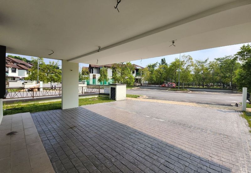 DANAU SURIA, PRESINT 16