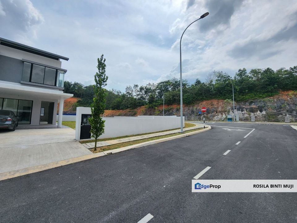 [ NEW CORNER LOT ]  2 Sty Superlink House Residensi Lambaian 2 Bangi , Selangor, Bangi