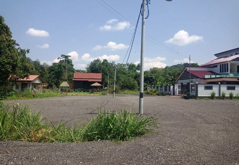 Taman Desa Pinggiran Bayu