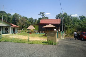 Taman Desa Pinggiran Bayu