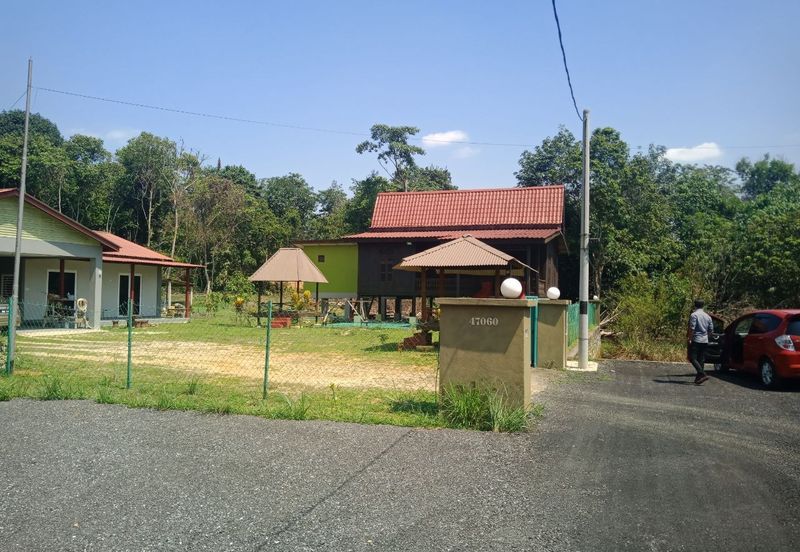 Taman Desa Pinggiran Bayu