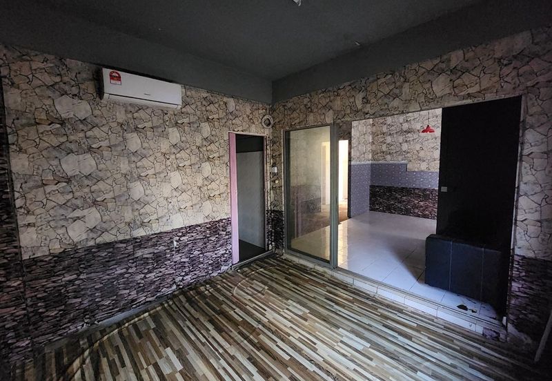 Jalan Bandar Putra Permai 4/2