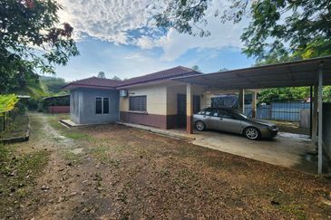 Jalan Bandar Putra Permai 4/2