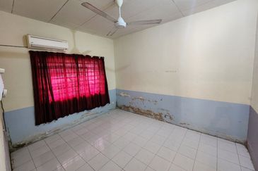 Jalan Bandar Putra Permai 4/2