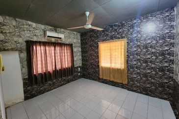 Jalan Bandar Putra Permai 4/2