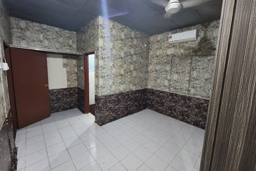 Jalan Bandar Putra Permai 4/2