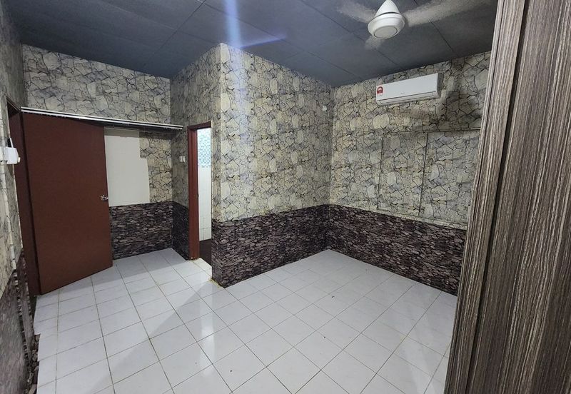 Jalan Bandar Putra Permai 4/2