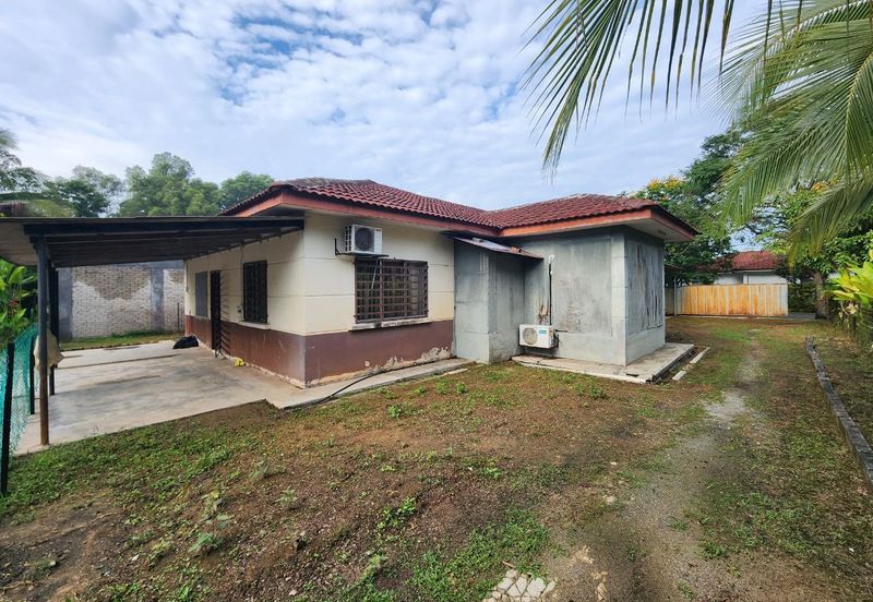 Jalan Bandar Putra Permai 4/2