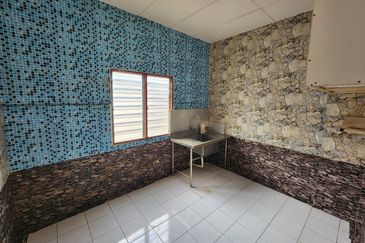 Jalan Bandar Putra Permai 4/2