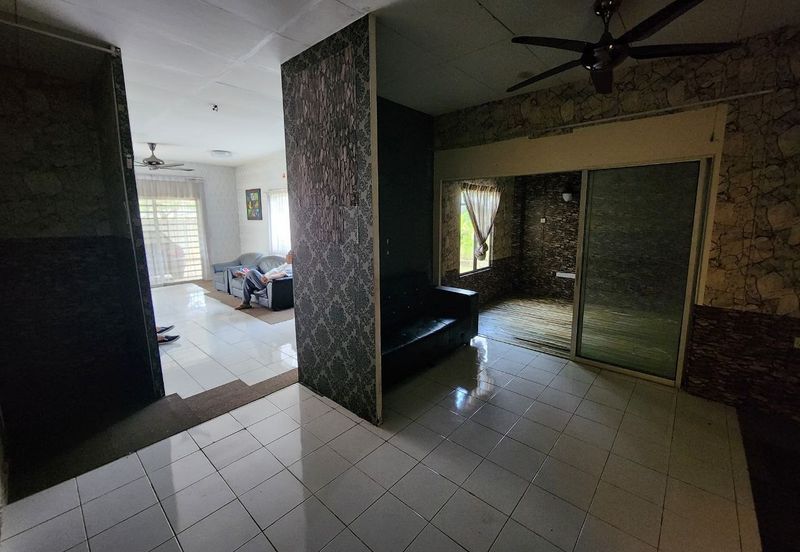 Jalan Bandar Putra Permai 4/2