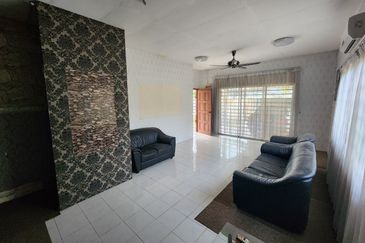 Jalan Bandar Putra Permai 4/2