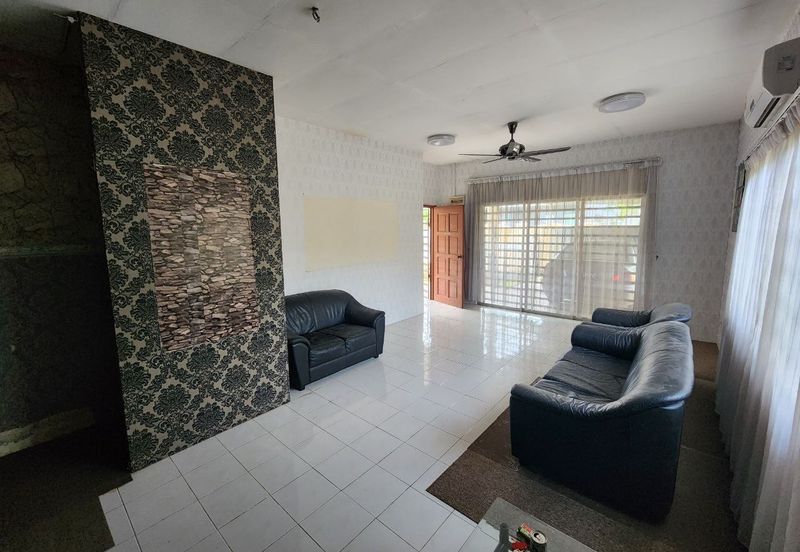 Jalan Bandar Putra Permai 4/2