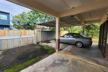 Jalan Bandar Putra Permai 4/2