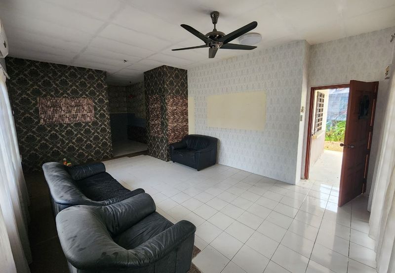 Jalan Bandar Putra Permai 4/2