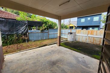 Jalan Bandar Putra Permai 4/2