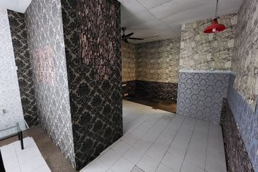 Jalan Bandar Putra Permai 4/2