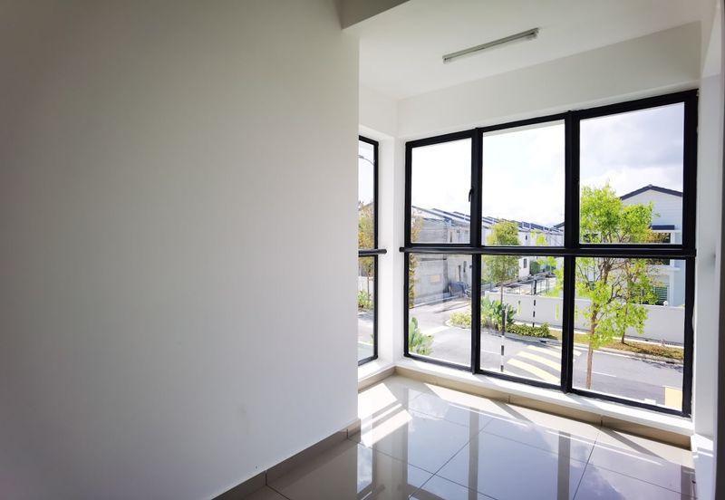 [ FACING OPEN ] 2Sty House Corner Lot Mahkota Hill Semenyih (Woodburry)  