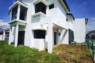 [ FACING OPEN ] 2Sty House Corner Lot Mahkota Hill Semenyih (Woodburry)  