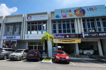 [ STRATEGIC LOCATION ] 2 Storey Retail Shoplot Park Place 1 Cybersouth, Sepang