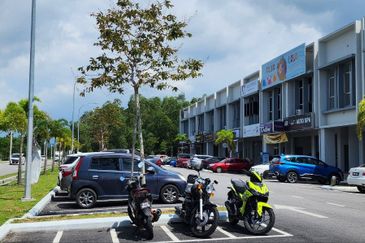 [ STRATEGIC LOCATION ] 2 Storey Retail Shoplot Park Place 1 Cybersouth, Sepang