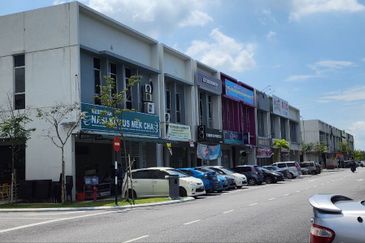 [ STRATEGIC LOCATION ] 2 Storey Retail Shoplot Park Place 1 Cybersouth, Sepang